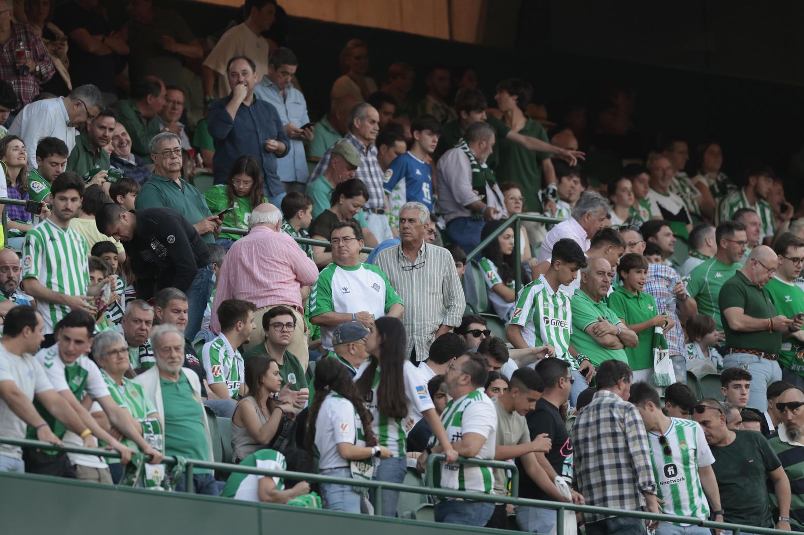 Búscate en las fotos del Betis - Valencia