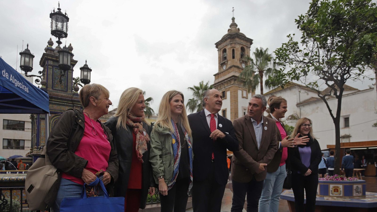Las autoridades en la apertura de la muestra.