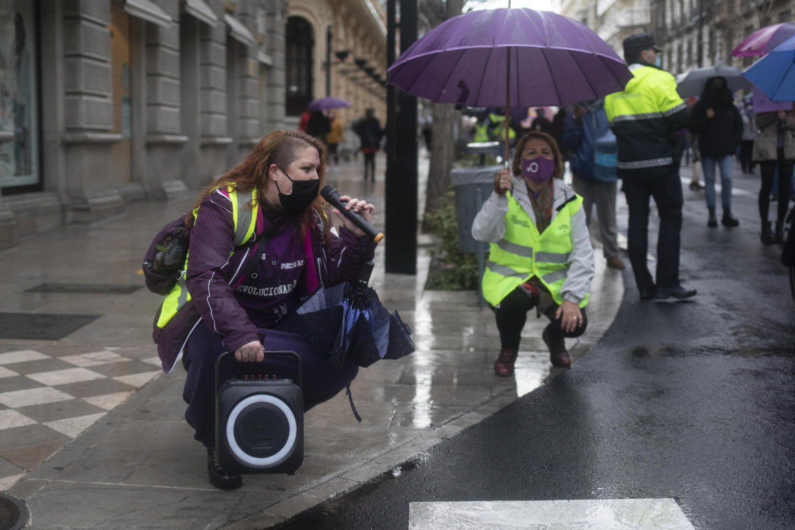 Las mejores imágenes de la manifestación feminista del 8M en Granada este 2021