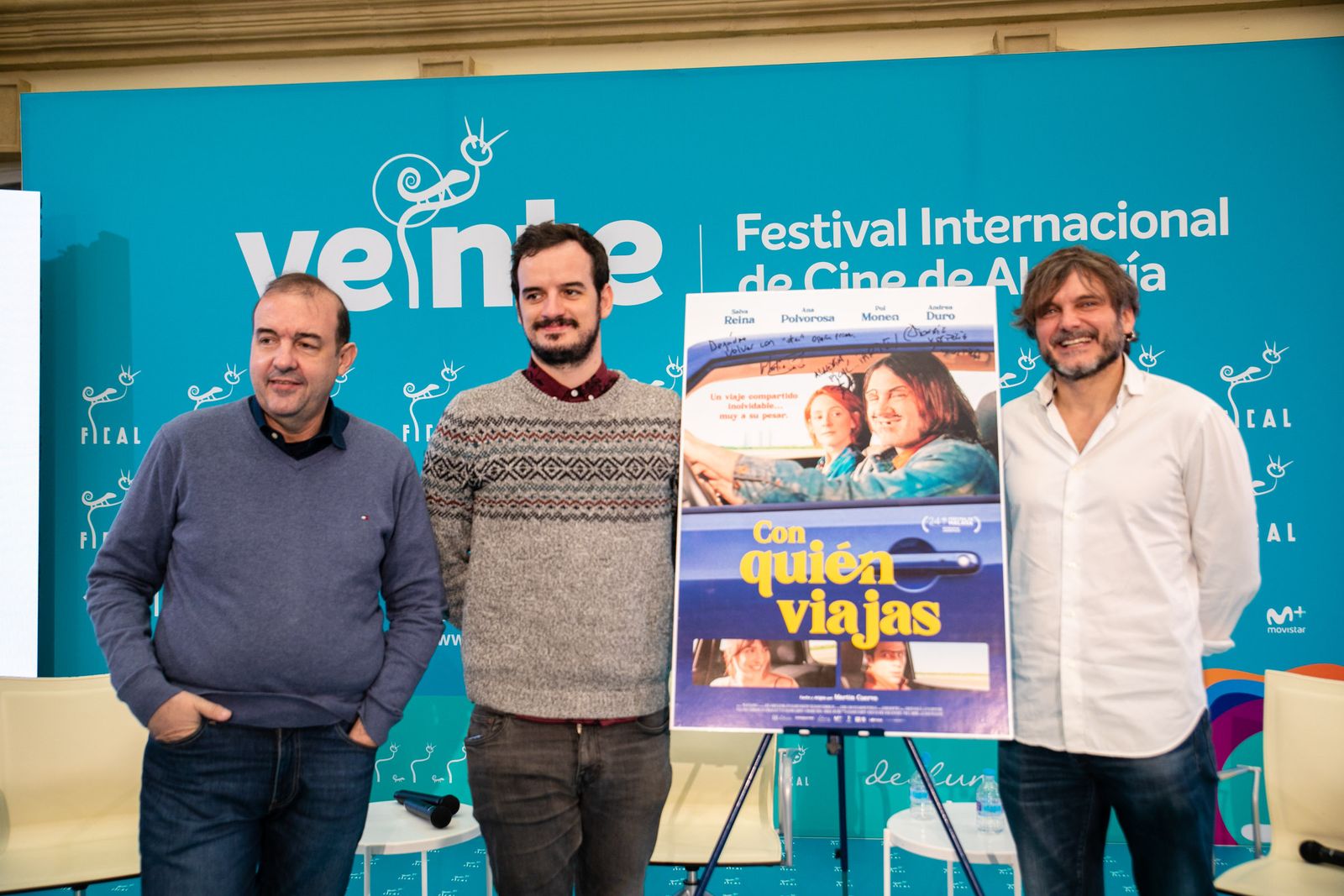 Enrique Iznaola junto al director Hugo Martín Cuervo, y el protagonista, Salva Reina.
