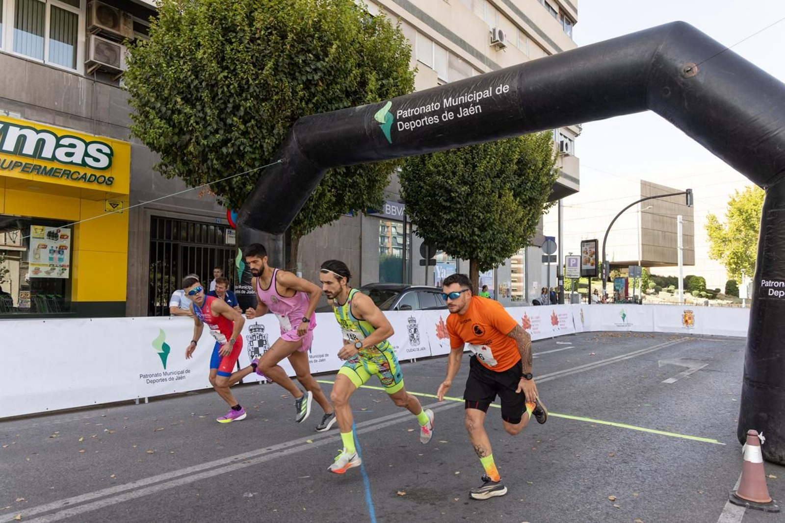 Ignacio Fontes y Marta Serrano reinan en la XXXVII Milla Urbana Internacional de Otoño 'Manuel Pancorbo'