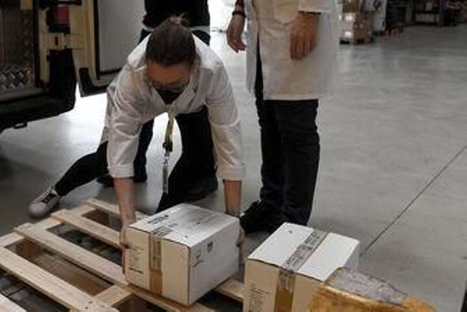 Fotos: Así ha sido la llegada de la mayor partida de vacunas a Granada  de Pfizer, AstraZeneca y Moderna
