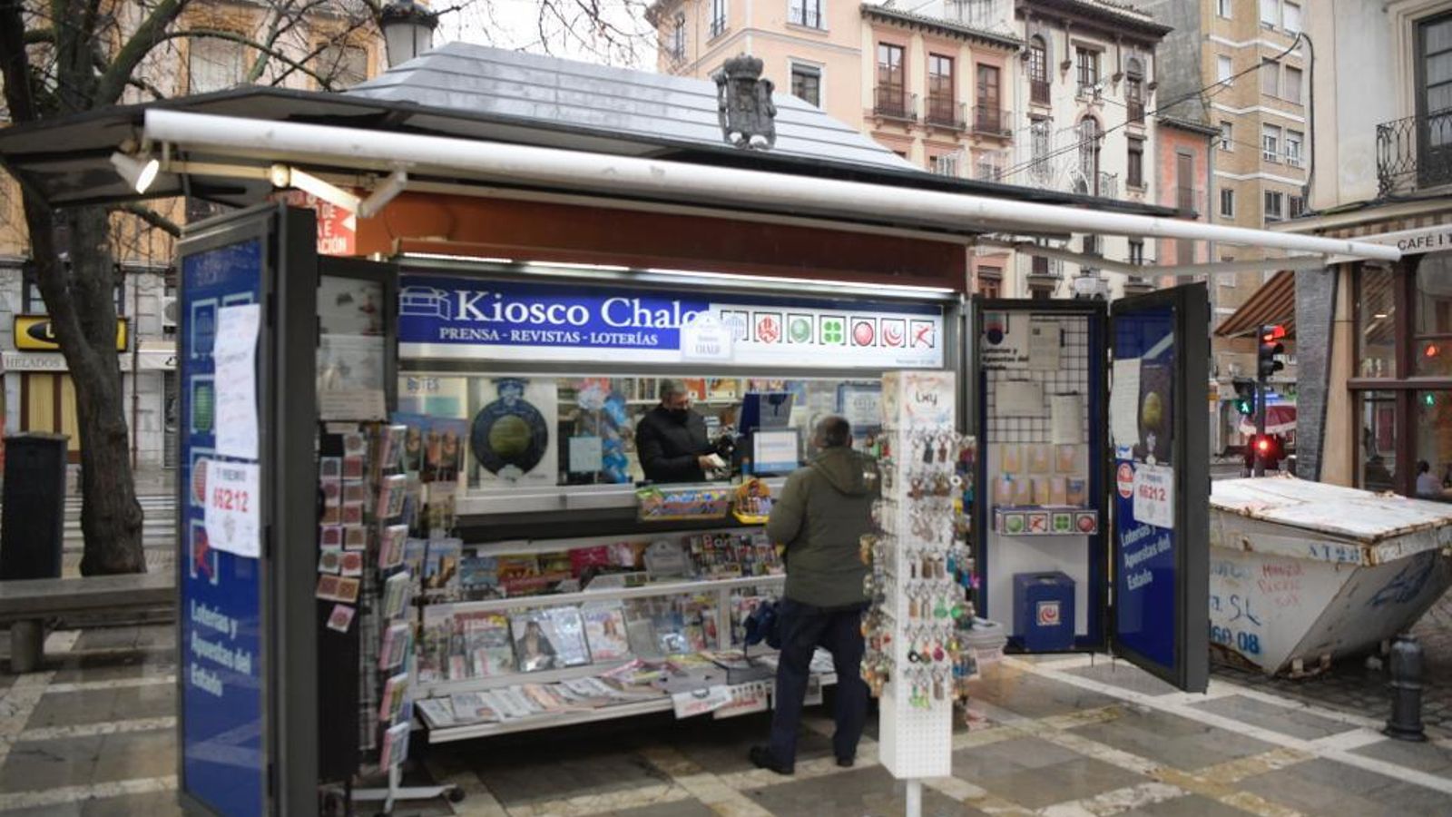 El kiosko número 71 situado en Plaza Nueva vende un quinto premio de la Lotería de Navidad 2021