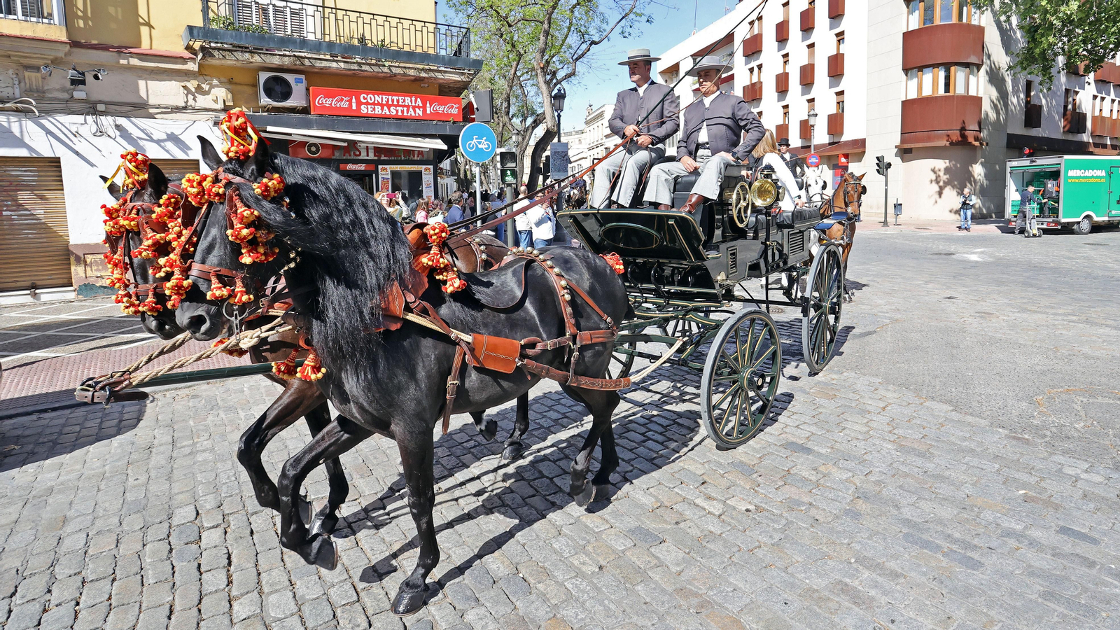 'Los carruajes de la integración' con jóvenes de Cedown y Aspanido por Jerez