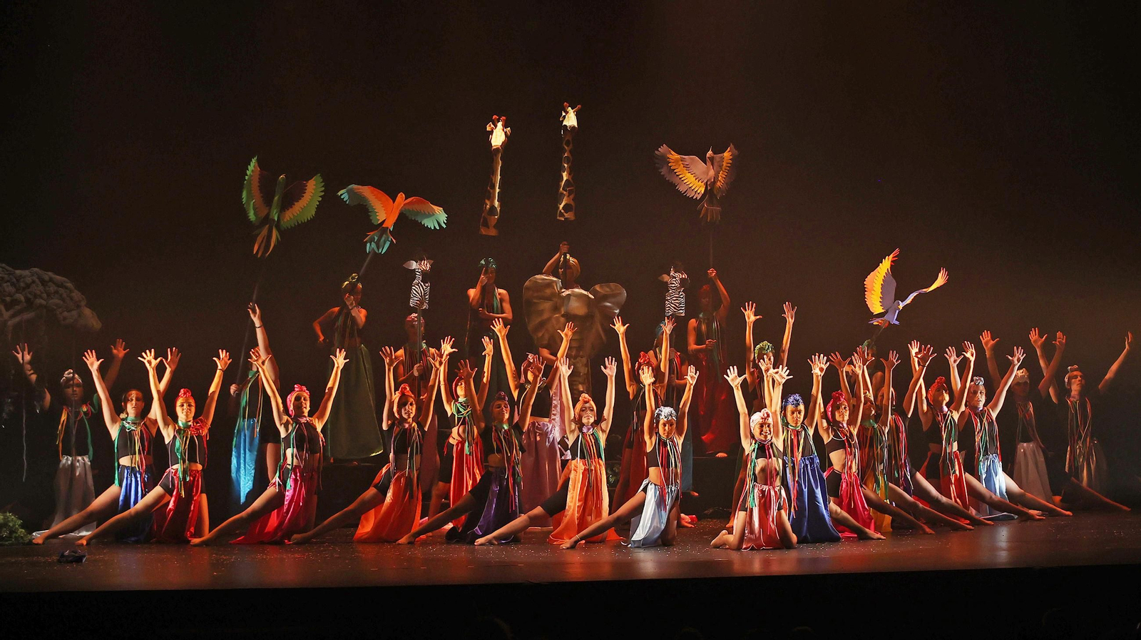 'África' el espectáculo de fin de curso de las Hermanas Sanchez en Jerez