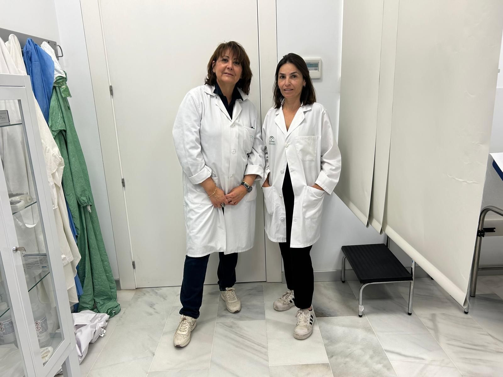 Las doctoras María del Pilar Rodríguez y Raquel Alfaro, del centro de salud de La Milagrosa.