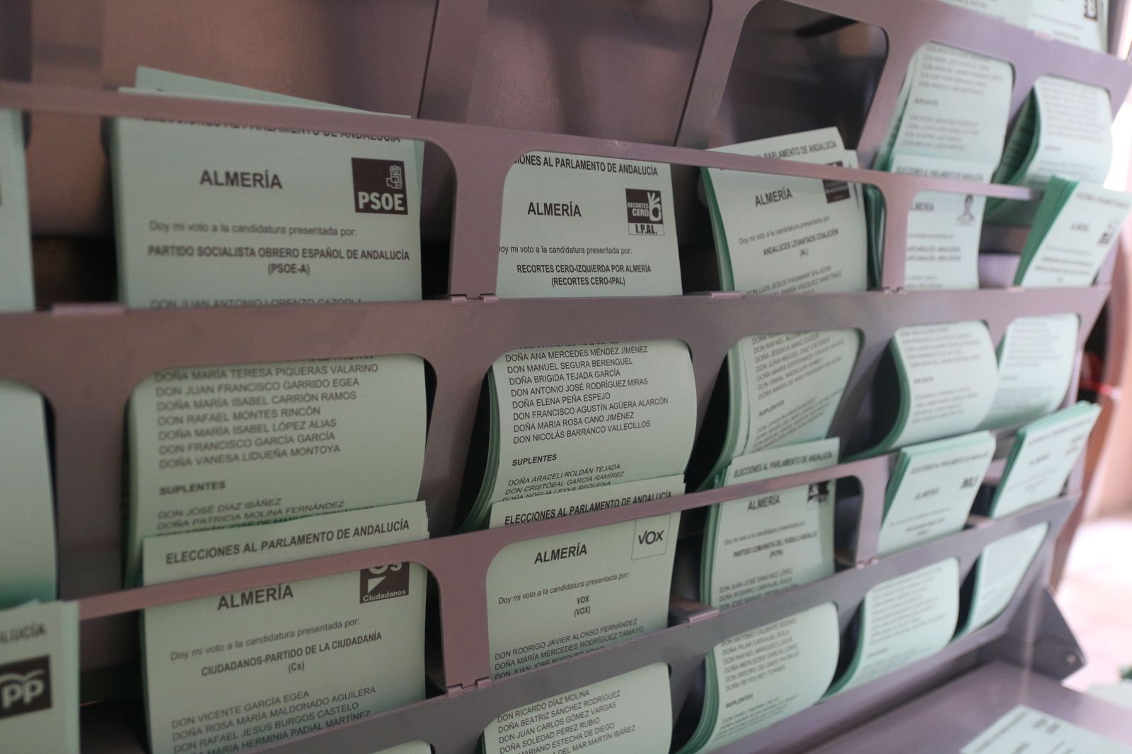 Imágenes de la votaciones en Almería al parlamento andaluz