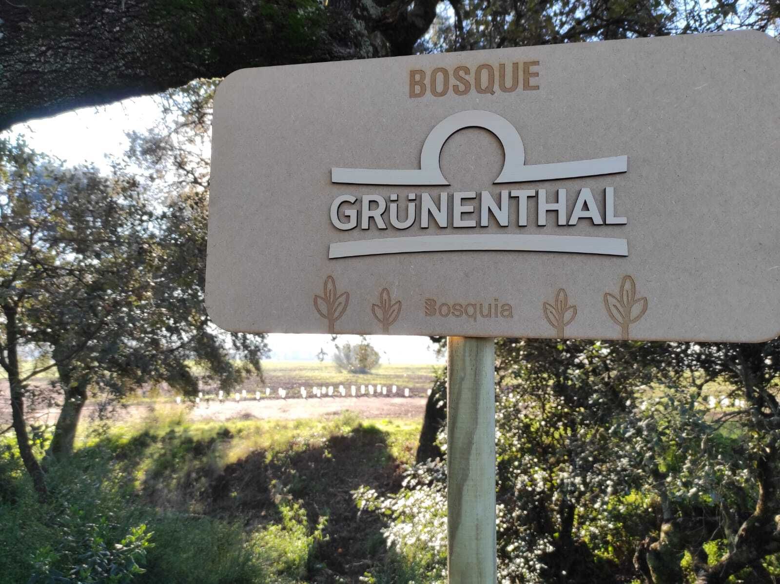 Señalización del nuevo bosque Grünenthal en Córdoba.