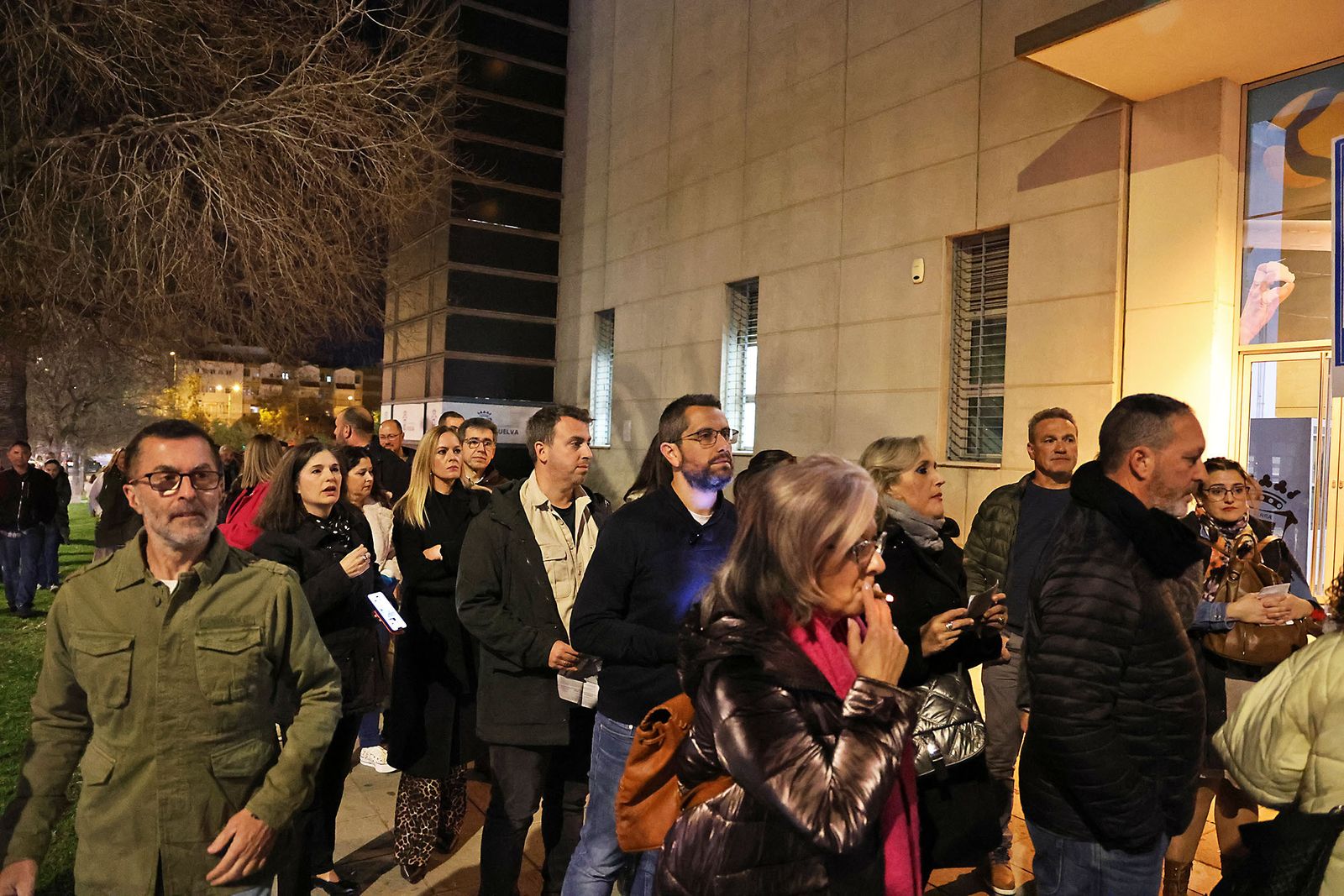 Imágenes del ambiente previo al concierto de Manolo García