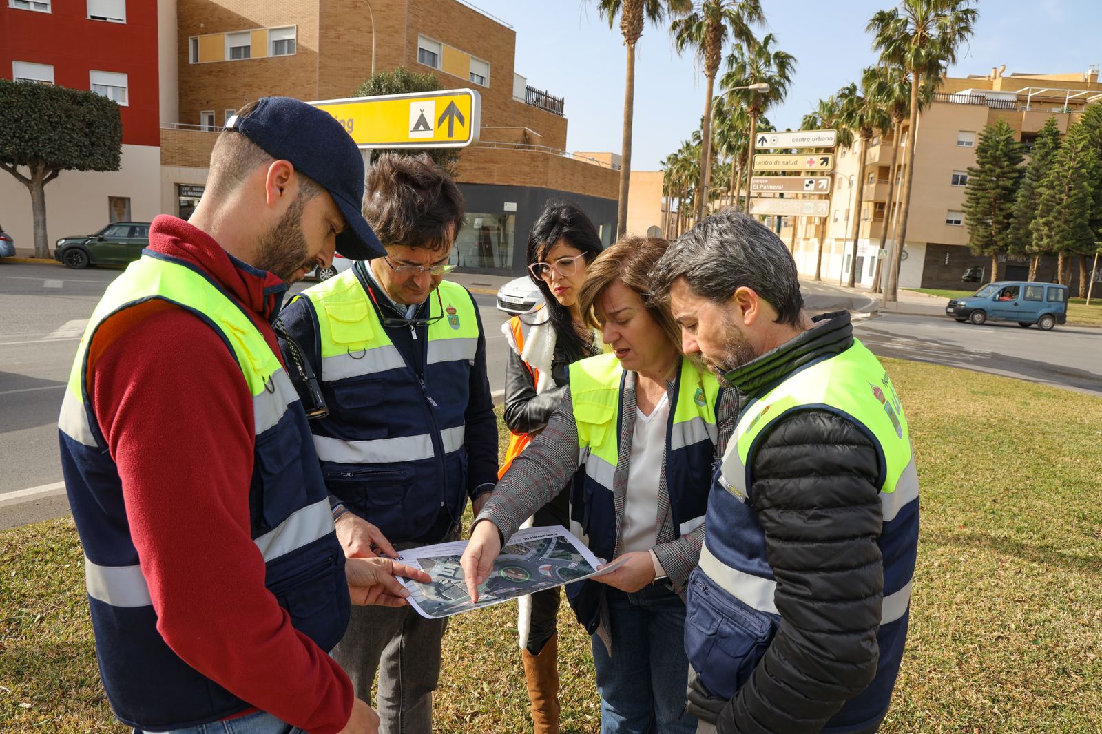 El alcalde visitó el  lugar exacto donde se construirá la glorieta