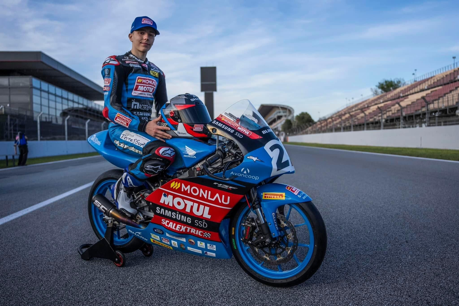 El villariego Jesús Torres afronta con ilusión su inicio de temporada con el Molau Motul Estrella de Galicia 0,0