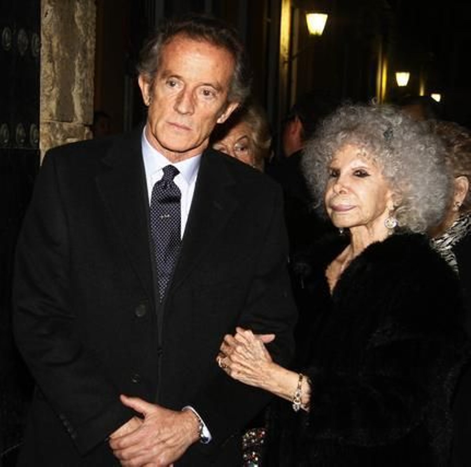 Alfonso Díez y Cayetana Fitz-James Stuart, duquesa de Alba. 

Foto: Antonio Pizarro / Juan Carlos Vázquez / Victoria Hidalgo / Manuel Gómez