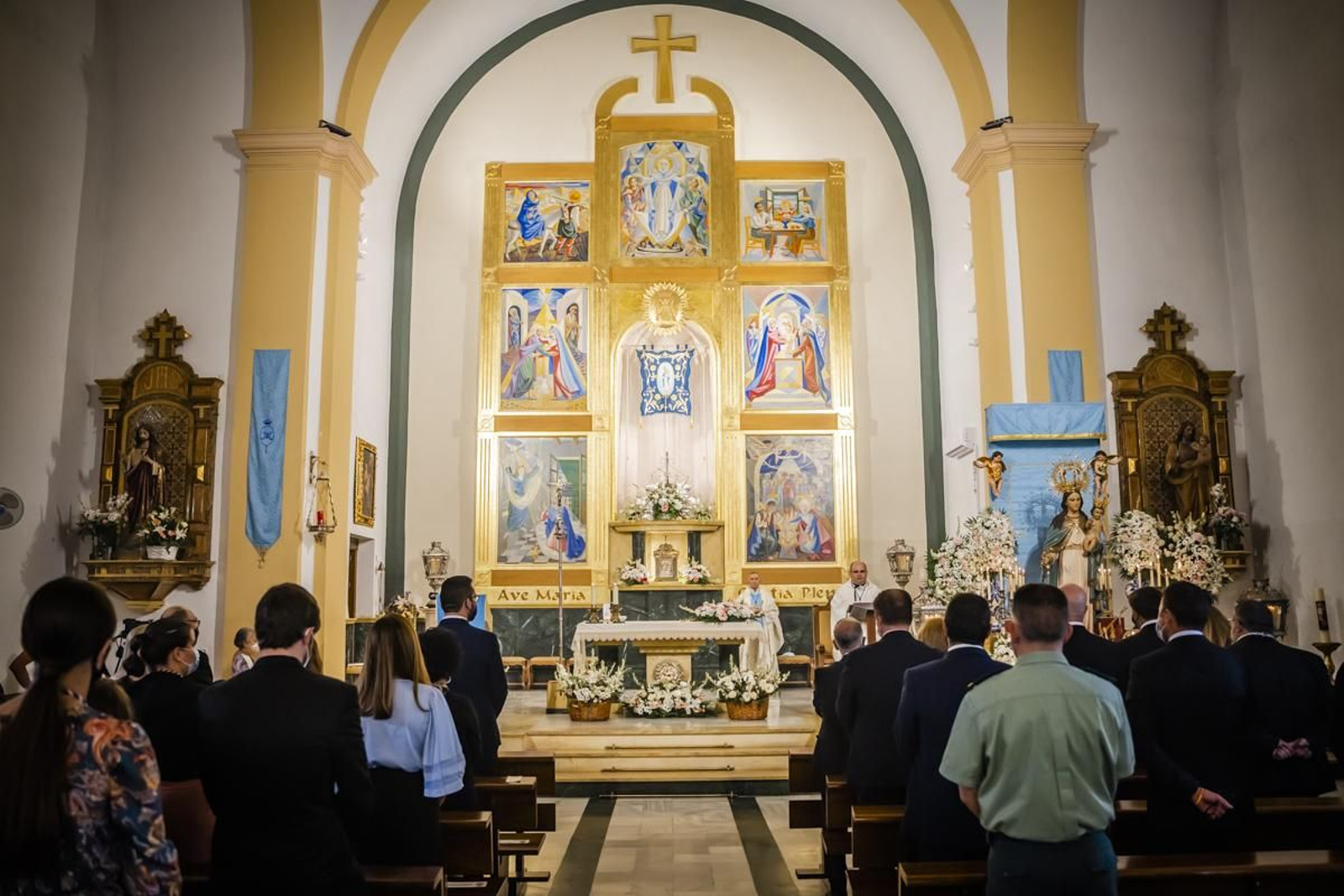 Roquetas vive con fervor el día de su Patrona, la Virgen del Rosario.