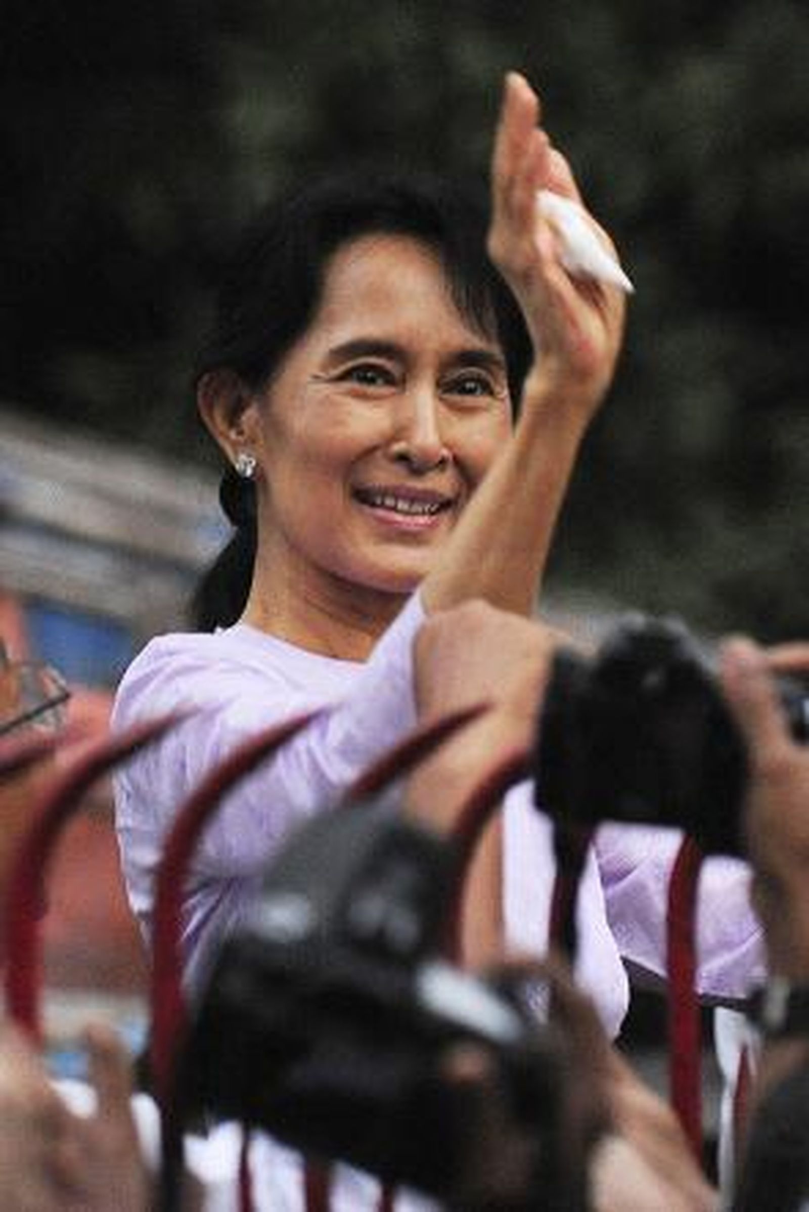 Liberada la activista y Nobel de la Paz Aung San Suu Kyi