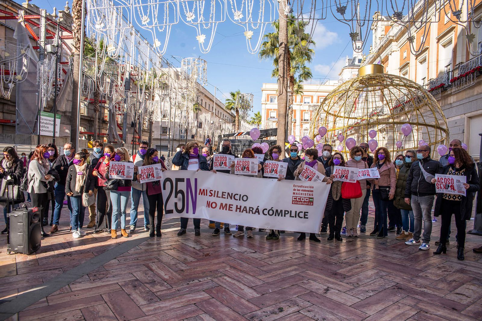 Concentración de CCOO Huelva en el marco del 25N.