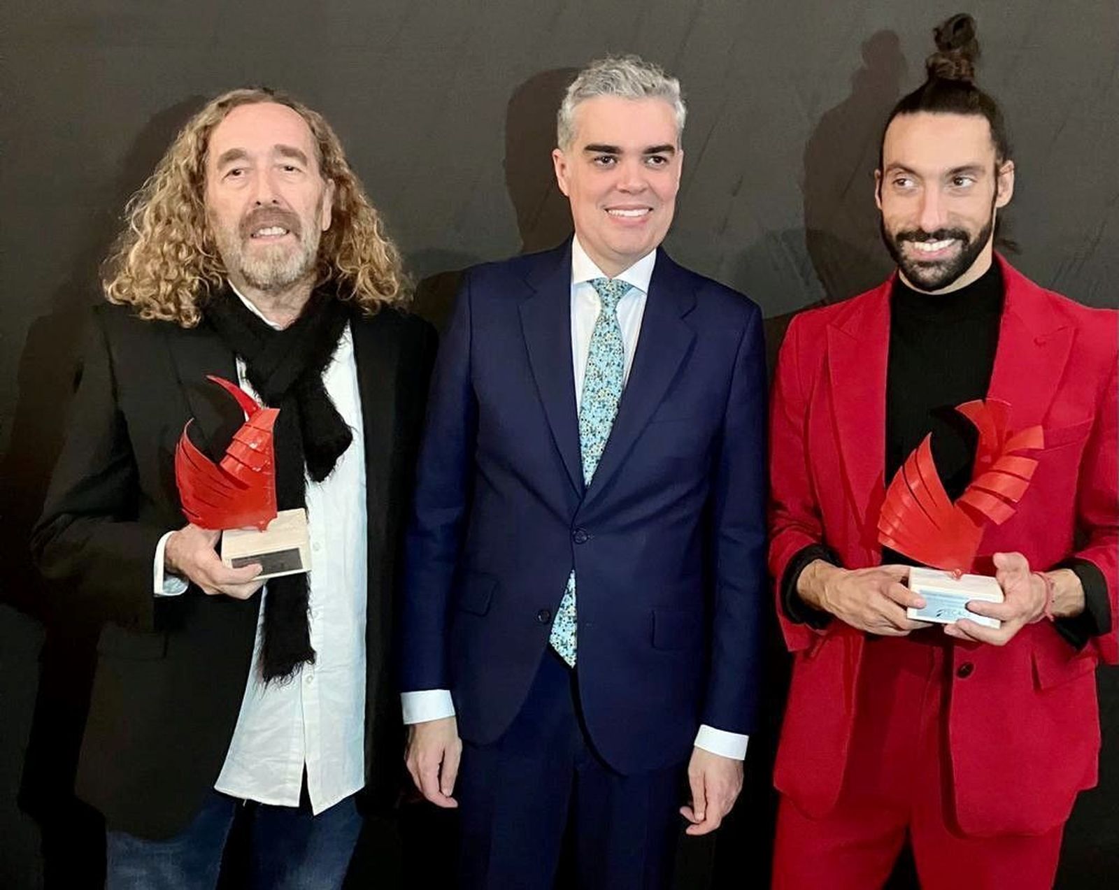 Desde la izquierda, Juanlu Vela, Vicente Azpitarte (delegado de la Junta de Andalucía en Madrid) y Eduardo Guerrero.