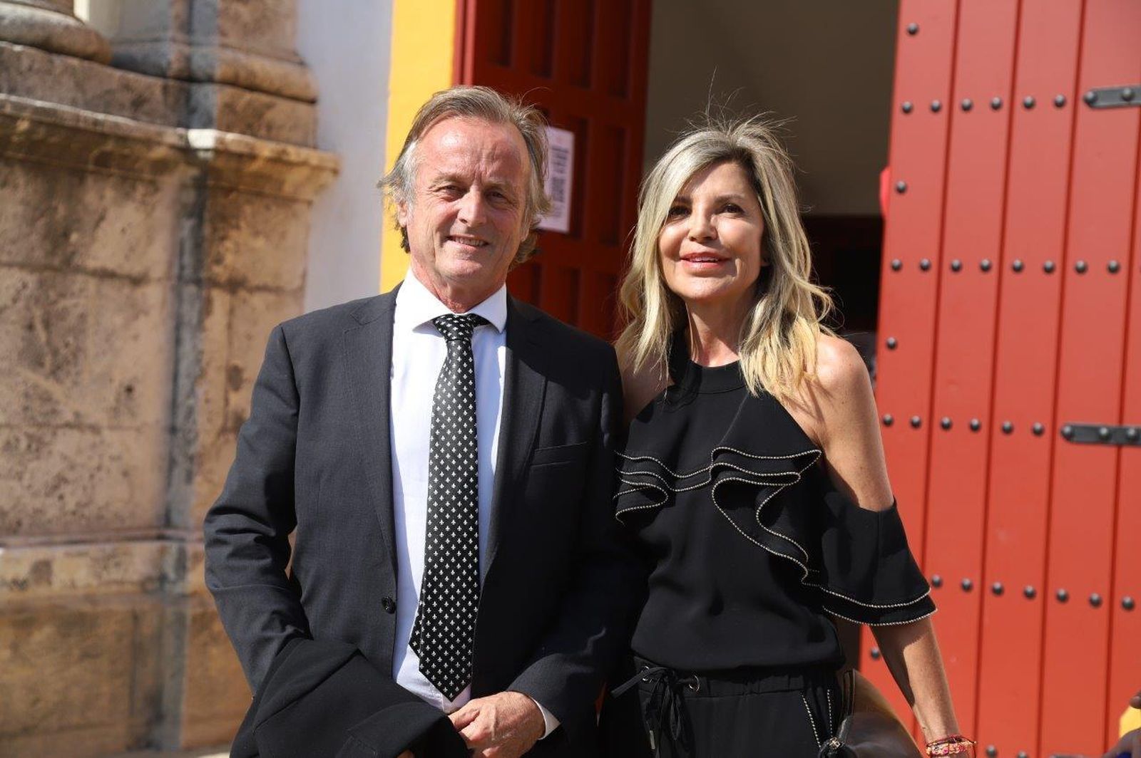 Las imágenes de los famosos y las autoridades en la corrida del sábado de Feria