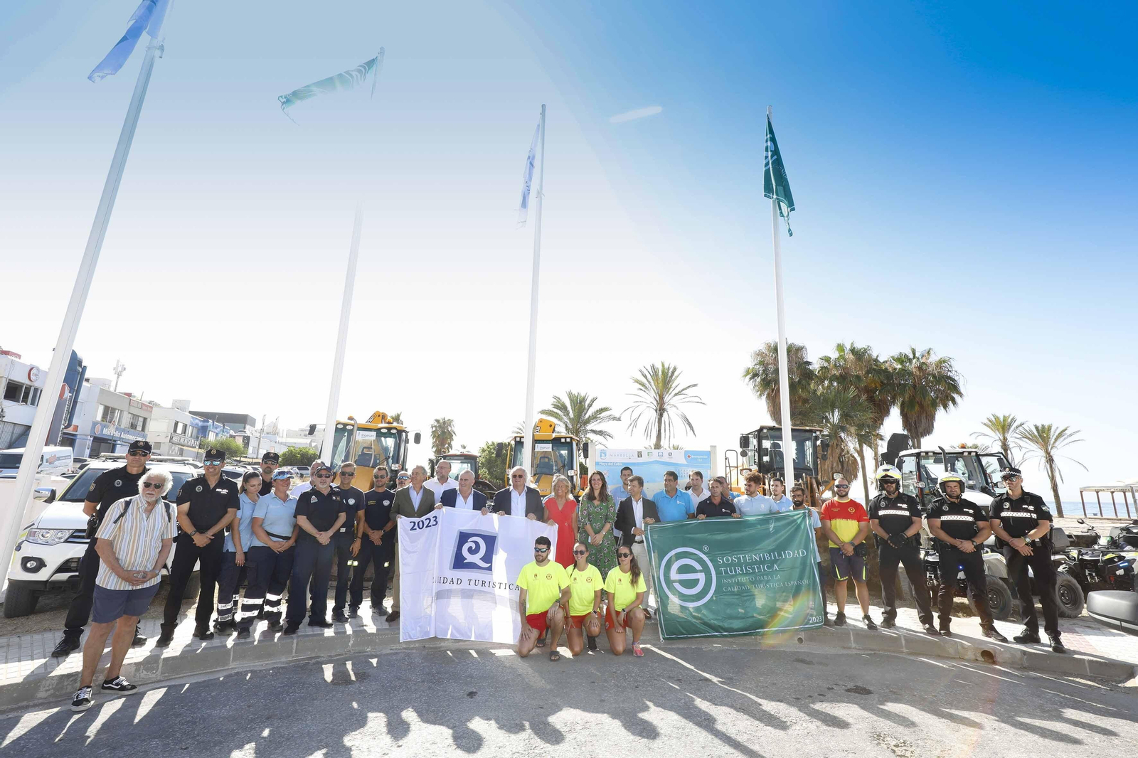 La presentación de las 18 banderas obtenidas en las playas. La presentación de las 18 banderas obtenidas en las playas.