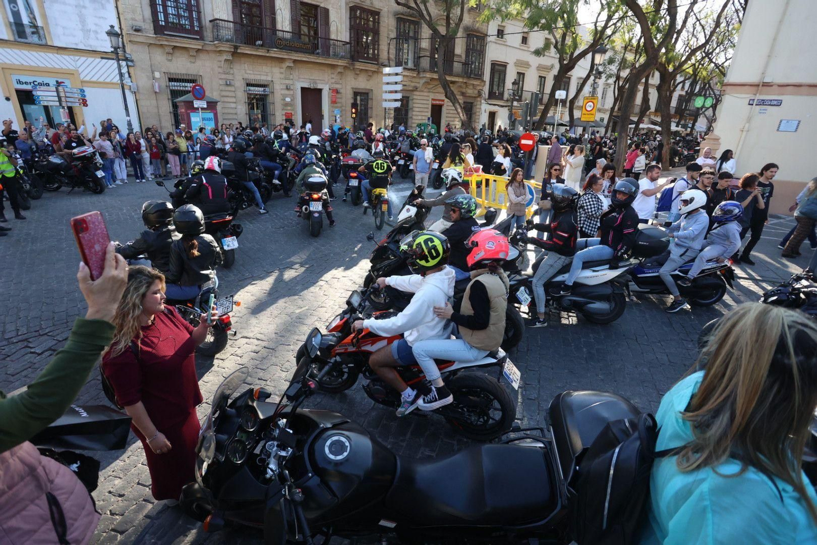 Jerez disfruta ya del ambiente del Gran Premio de MotoGP con la Gran Caravana Motera