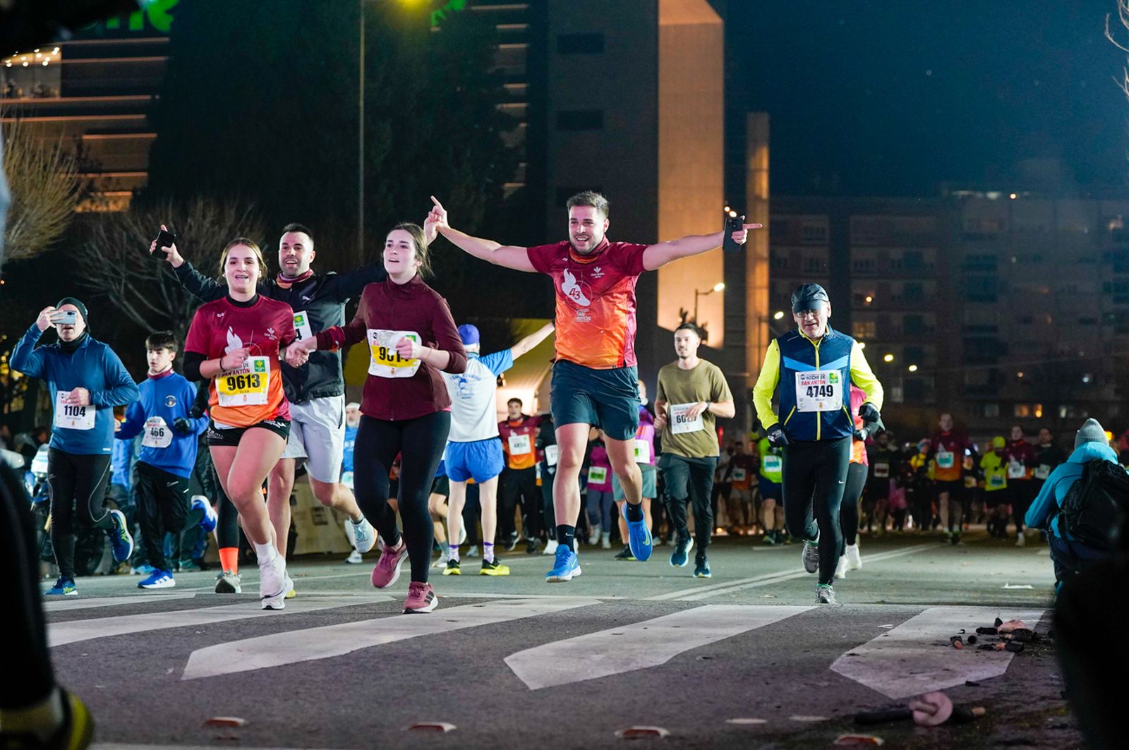 En imágenes: búscate en tu llegada a meta de la Carrera de San Antón 2026 (18)