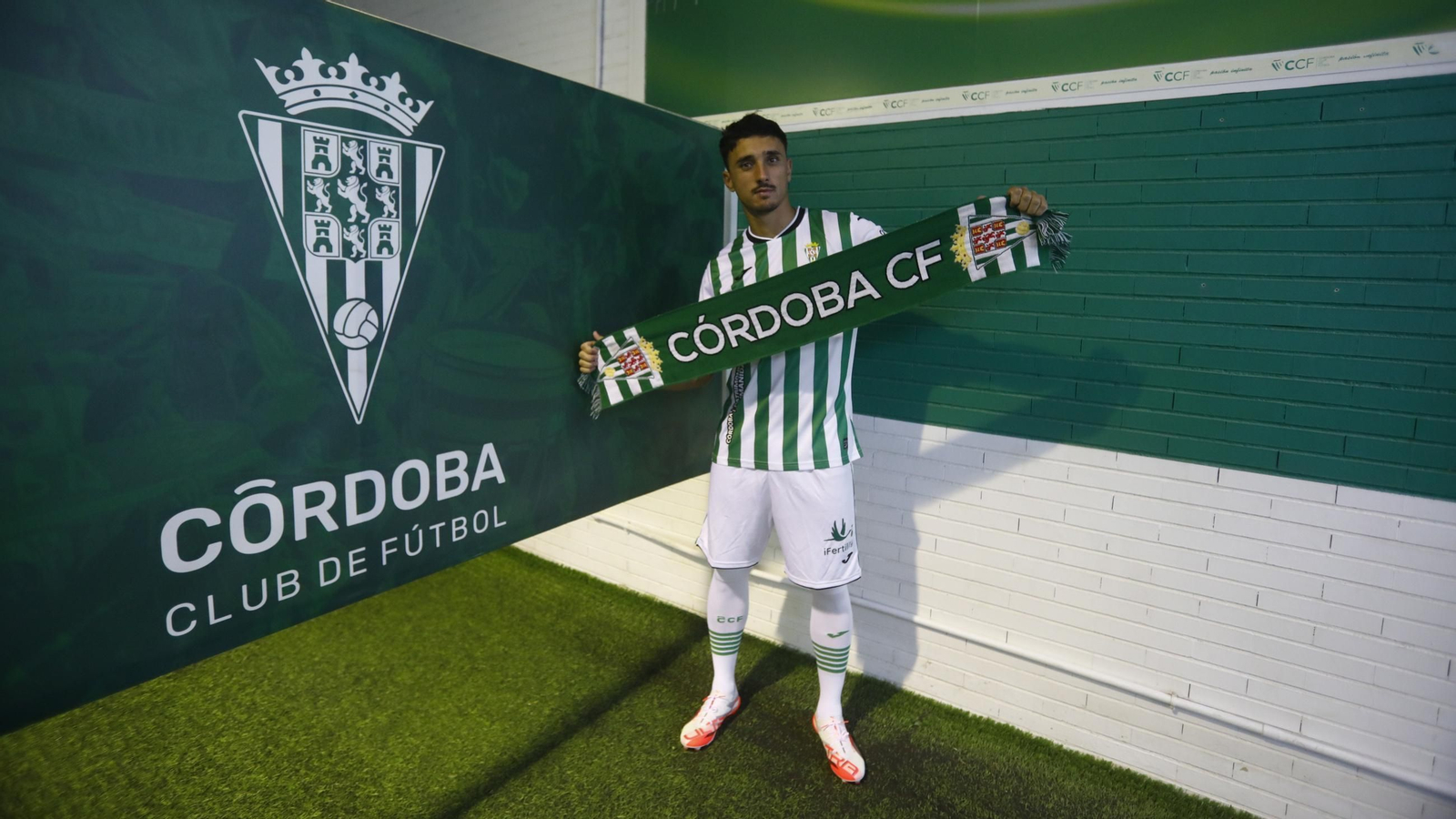 Ignasi Vilarrasa, durante su presentación como jugador del Córdoba CF.