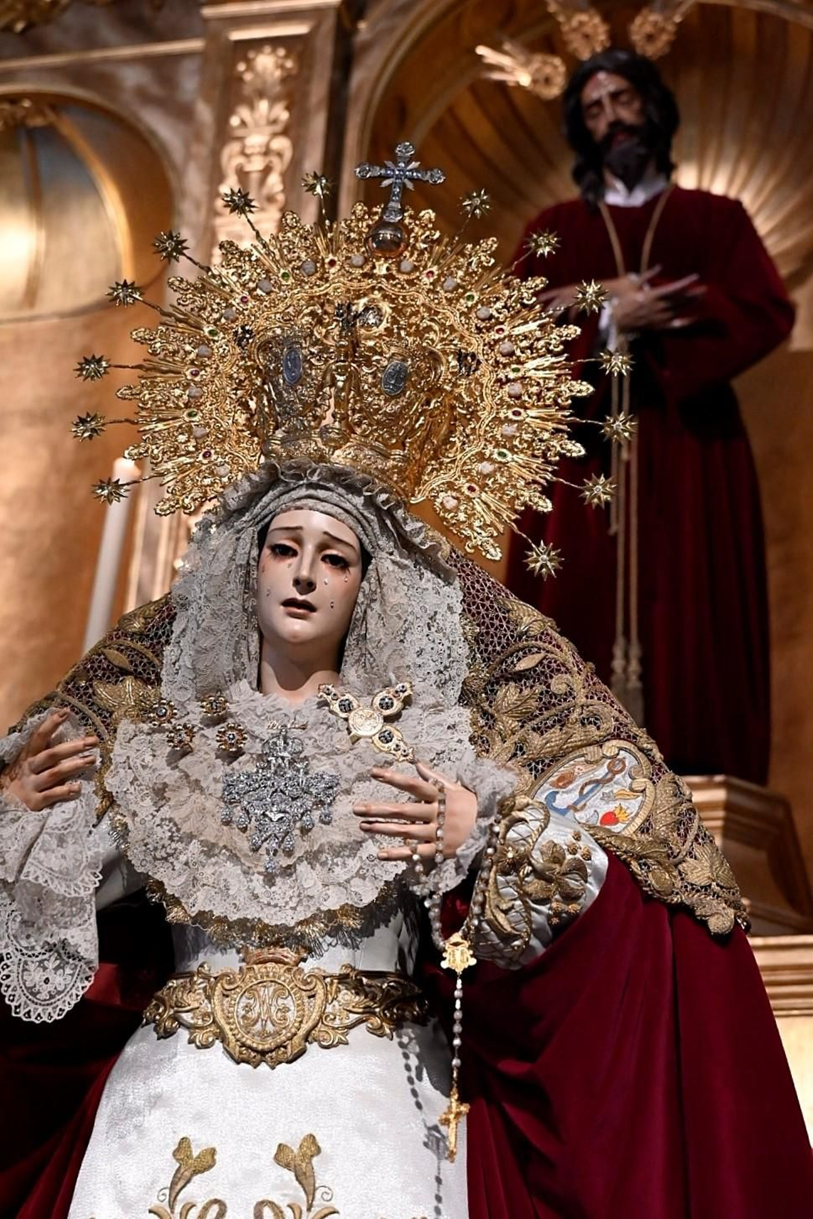 Las mejores fotos de la veneración de la Virgen de la Piedad de Córdoba tras su restauración Las mejores fotos de la veneración de la Virgen de la Piedad de Córdoba tras su restauración