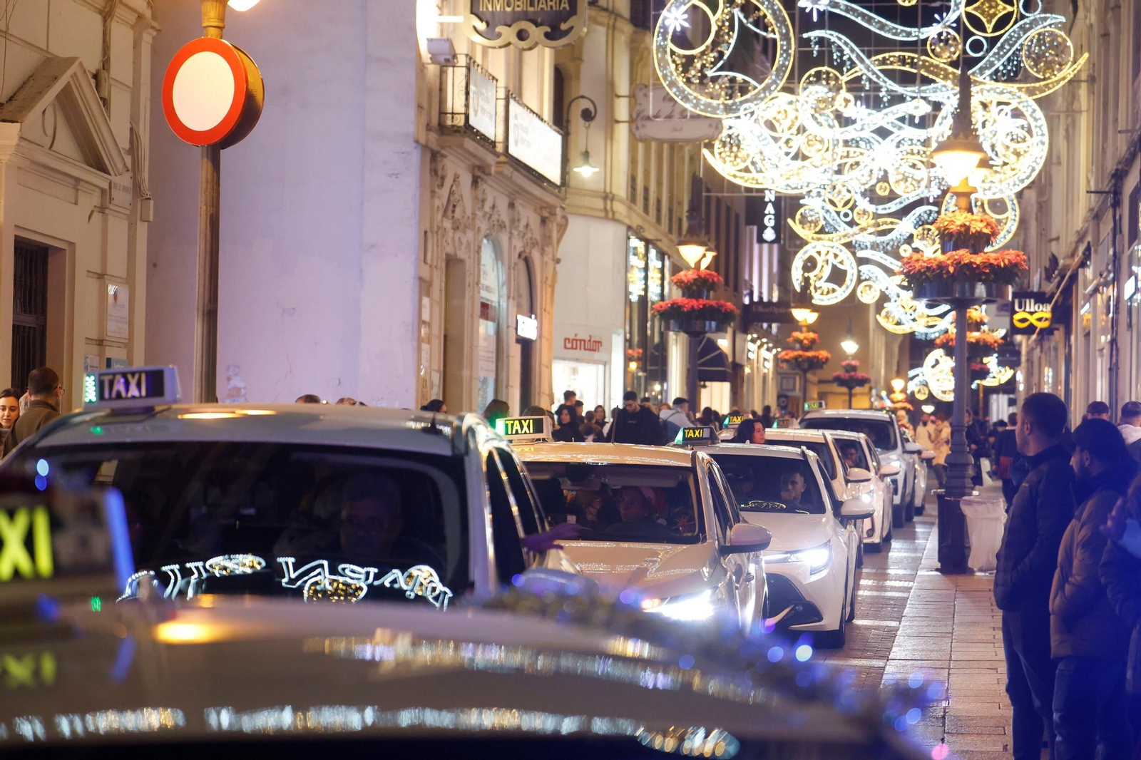 Las mejores imágenes del Paseo de la Ilusión por las calles de Córdoba