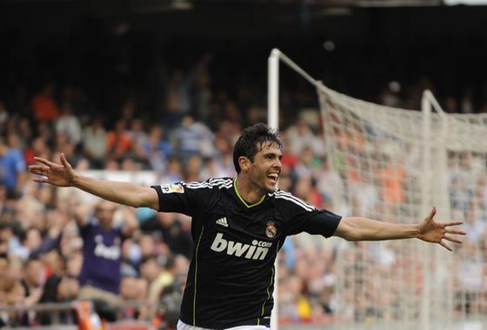 El Real Madrid golea al Valencia a domicilio (3-6). / AFP