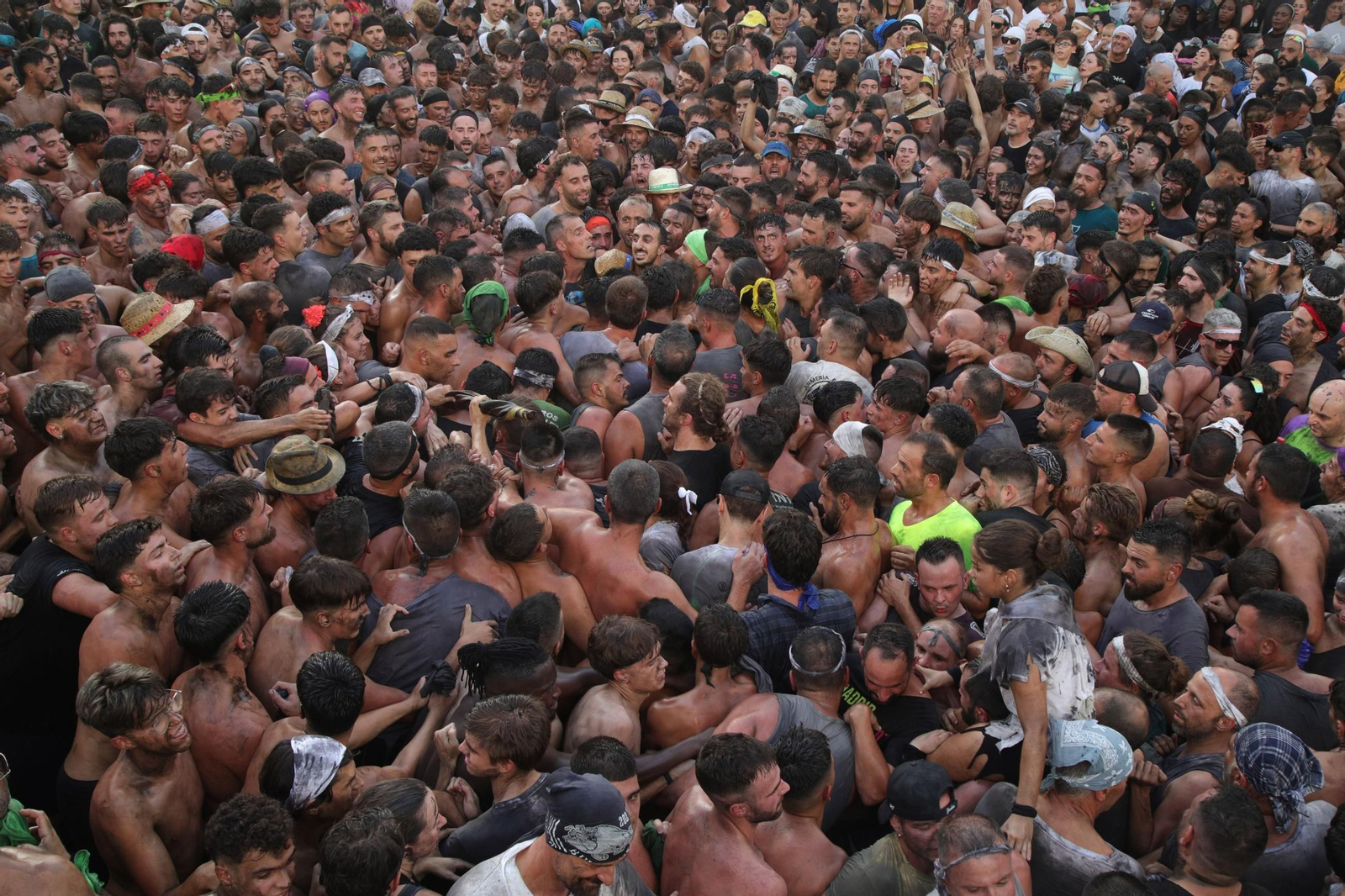 Pintura y tradición: la fiesta del Cascamorras 2025, en imágenes