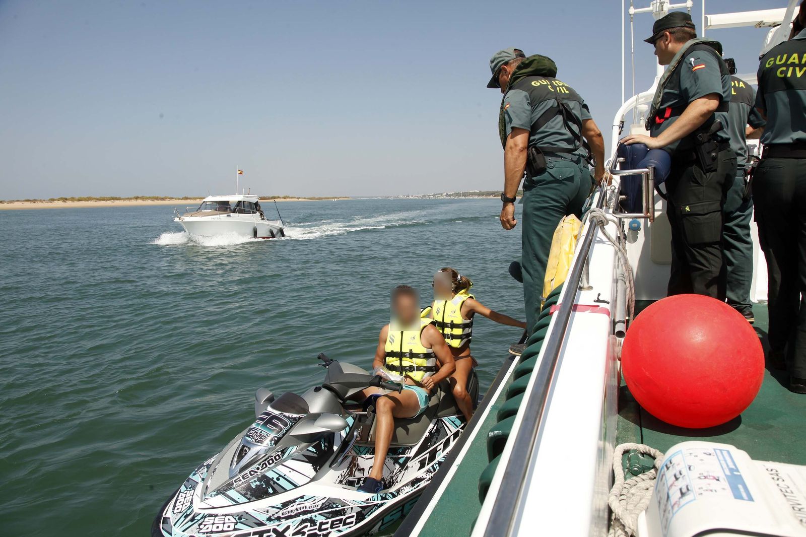 Imagen de archivo de un control de embarcaciones recreativas por la Guardia Civil en el Piedras