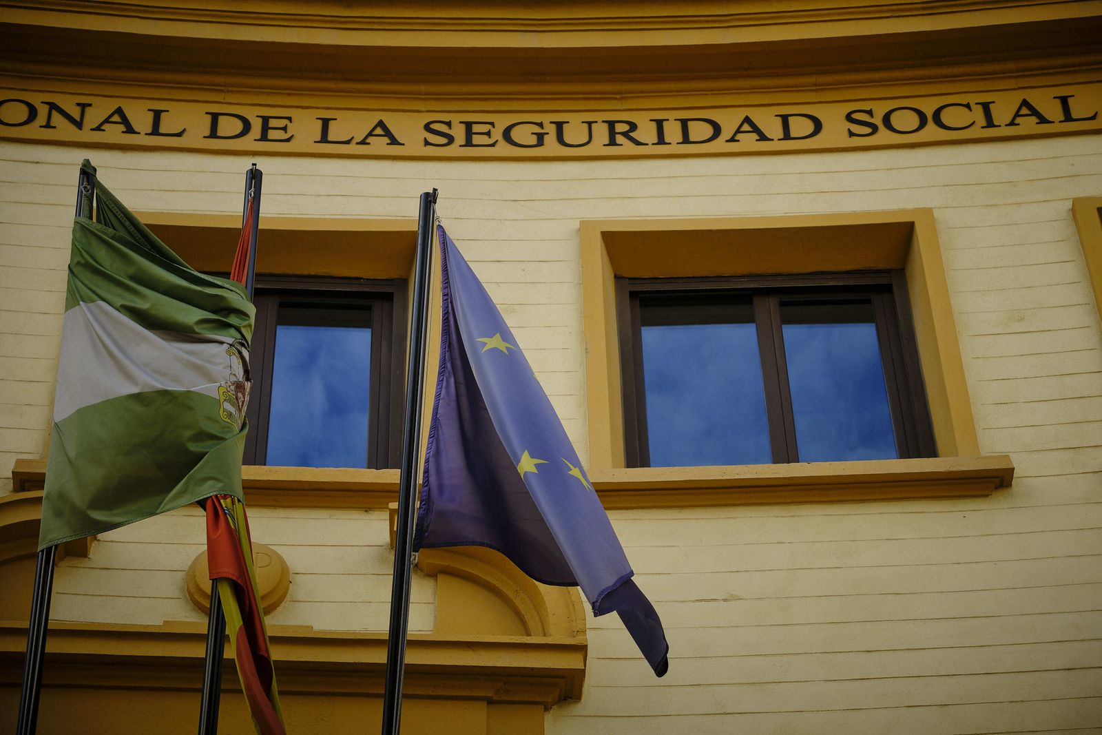 Fachada de la de la sede del Instituto Nacional de la Seguridad Social en Cádiz.