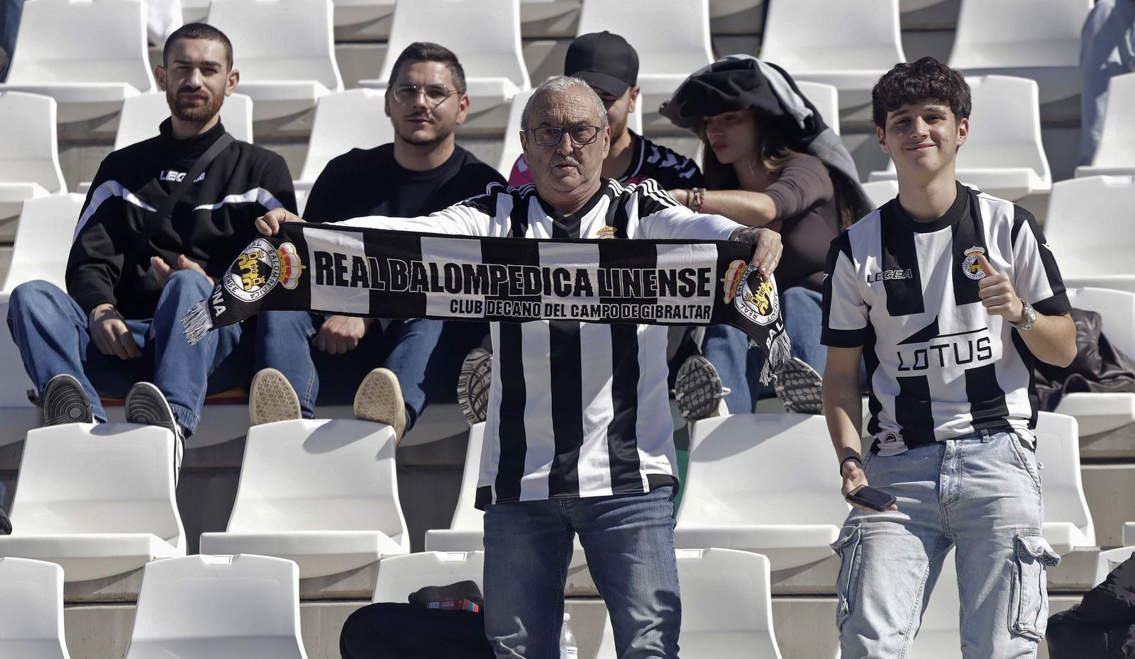 Búscate en el Ciudad de La Línea durante el Balona - San Roque de Lepe de Tercera Federación