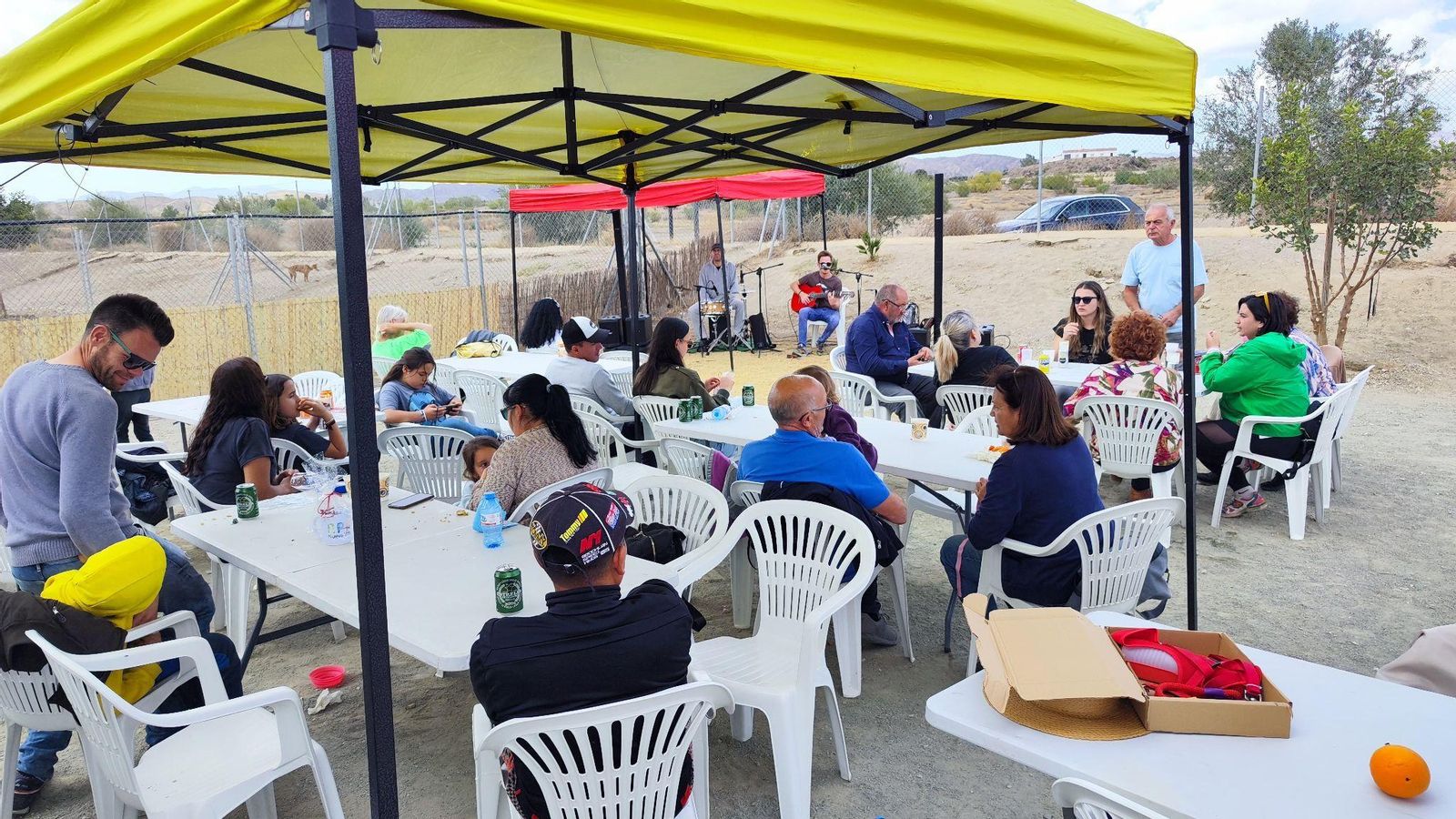 Los asistentes disfrutaron de un concierto a cargo de Sergio Sould Due.