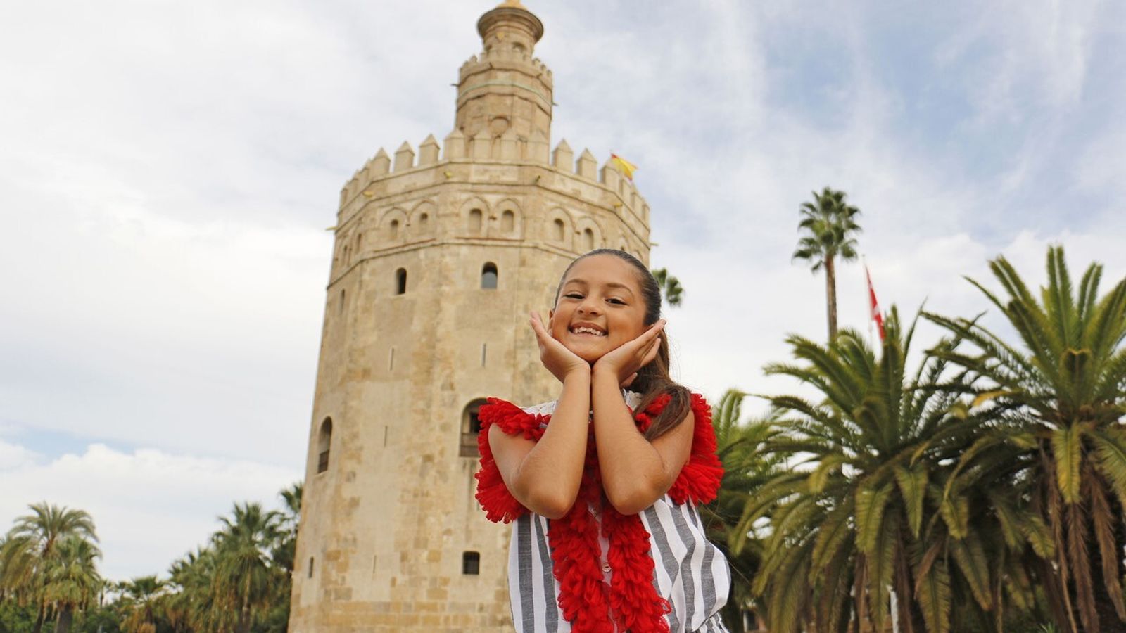 Soleá ante la Torre del Oro