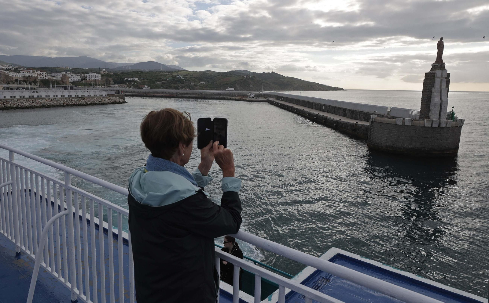 Así fue el primer viaje del 'Avemar Dos' entre Tarifa y Tánger con Baleària, en imágenes
