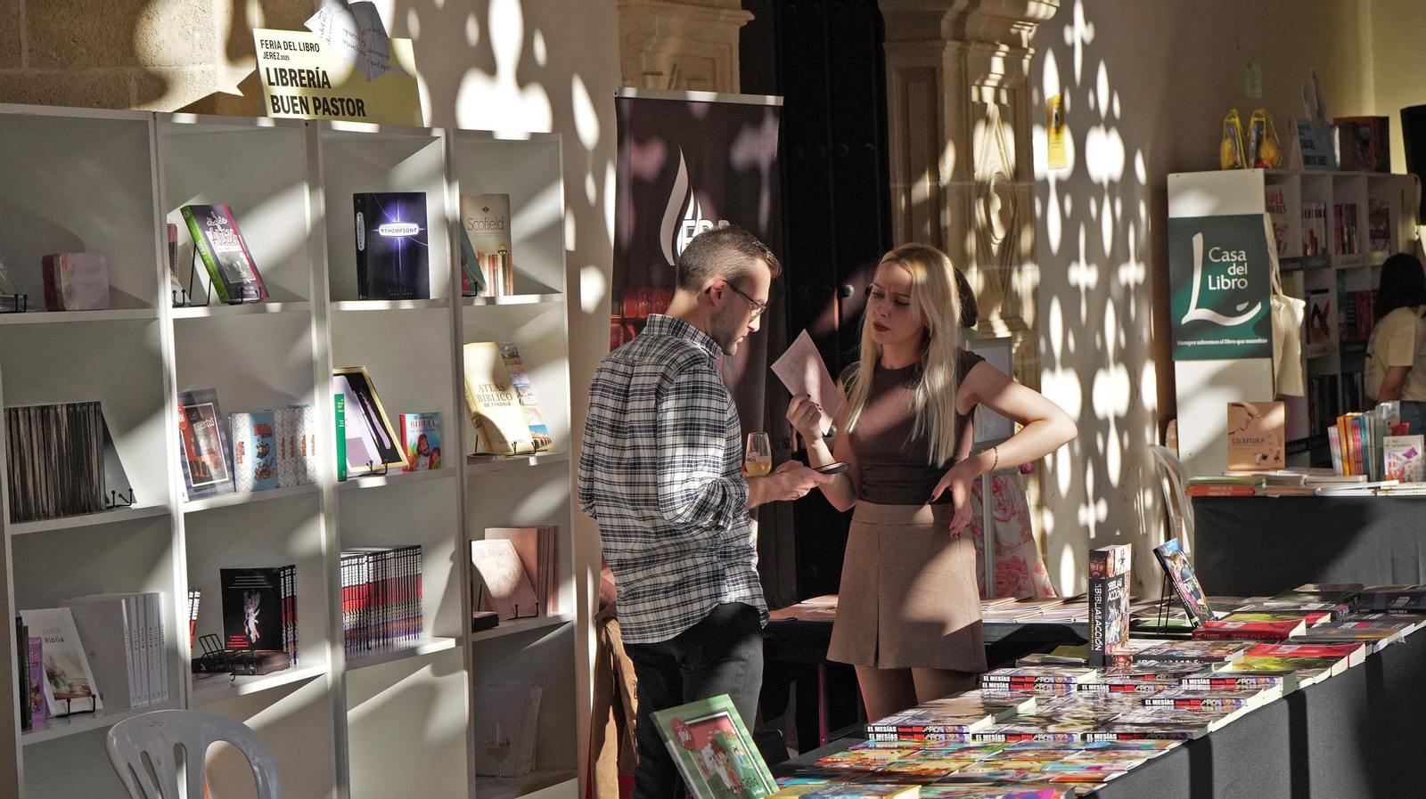 Imágenes de la inauguración de la Feria del Libro de Jerez 2025