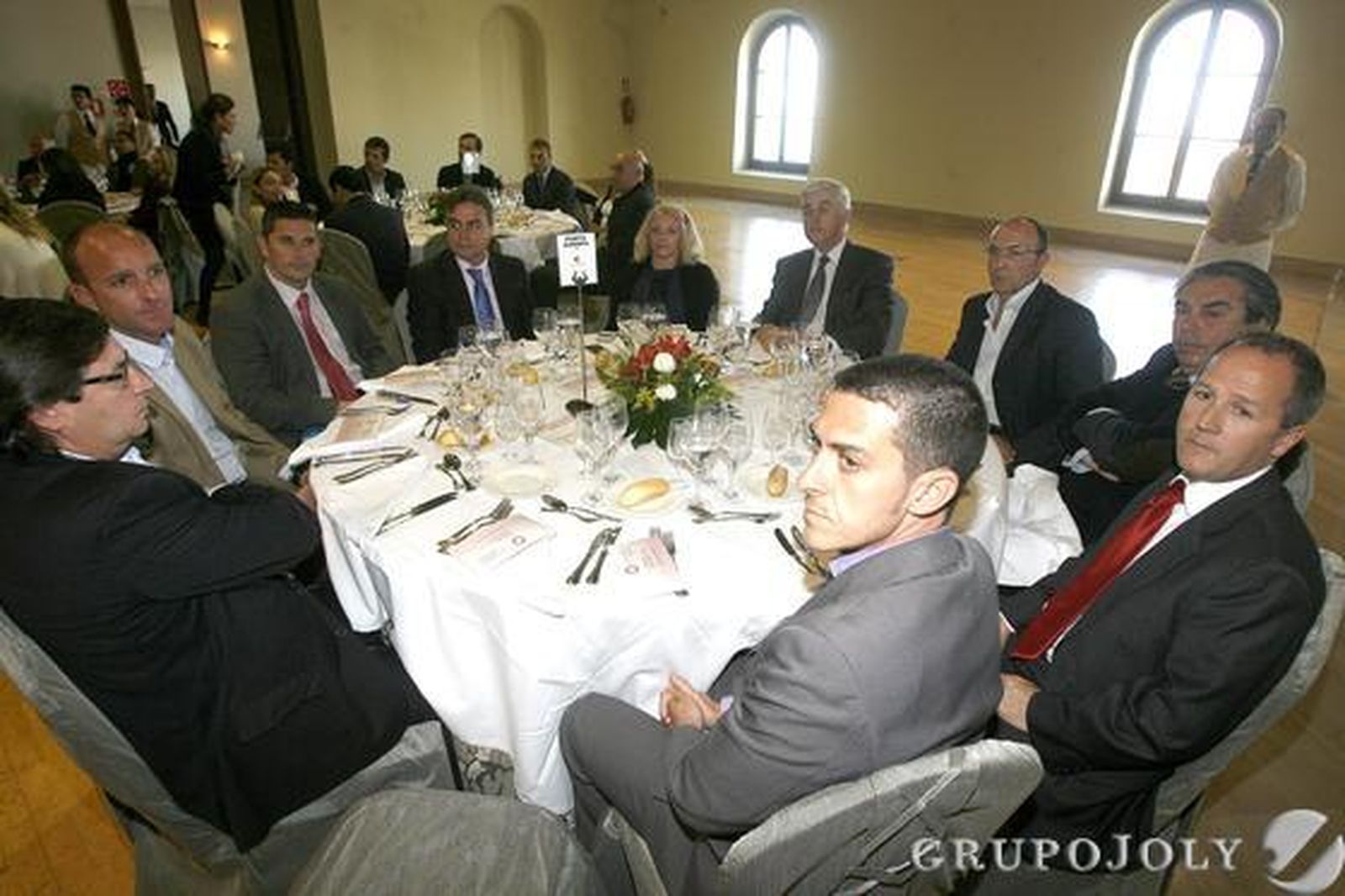 Diego Brun; Pablo Ruiz, de Puerto Sherry; Melchor Mateo; Antonio Real, delegado de Turismo de Jerez; Carmen Linares, delegada de Turismo de Puerto Real; Angel Juan, presidente de la Cámara de Comercio de Cádiz; Pedro Pablo Bornos; José Domingo Prieto; Rafael Rivas y Víctor Infante. 

Foto: Julio Gonzalez-Joaquin Pino-Jose Braza