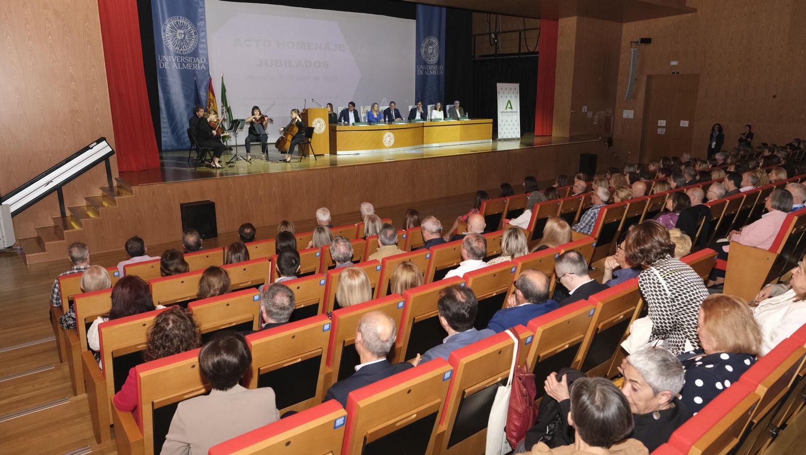 Las imágenes del homenaje a los docentes almerienses en su jubilación