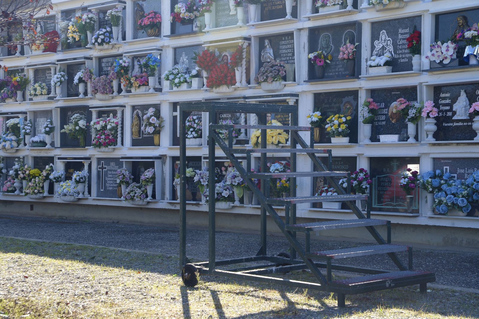 Fotos de los cementerios de Algeciras en el día de los difuntos