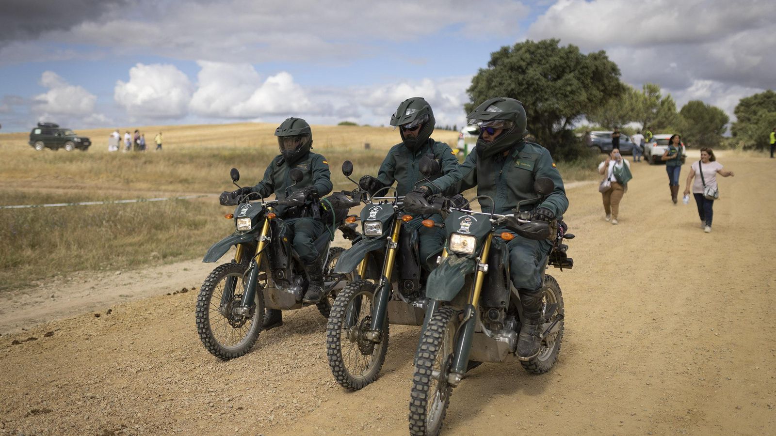 Motoristas del Seprona.