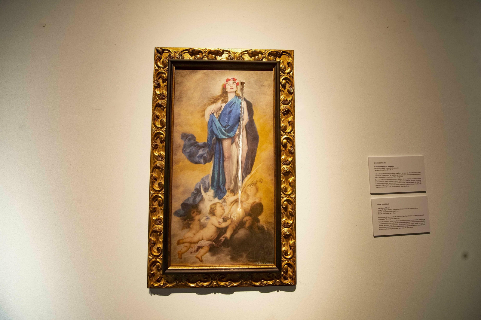 Obra ‘Con flores a María’, visiblemente destrozada, antes de su retirada de la exposición Obra ‘Con flores a María’, visiblemente destrozada, antes de su retirada de la exposición