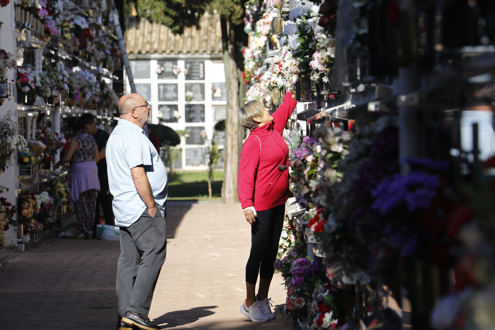 Las imágenes del día de Los Santos en los cementerios de Córdoba