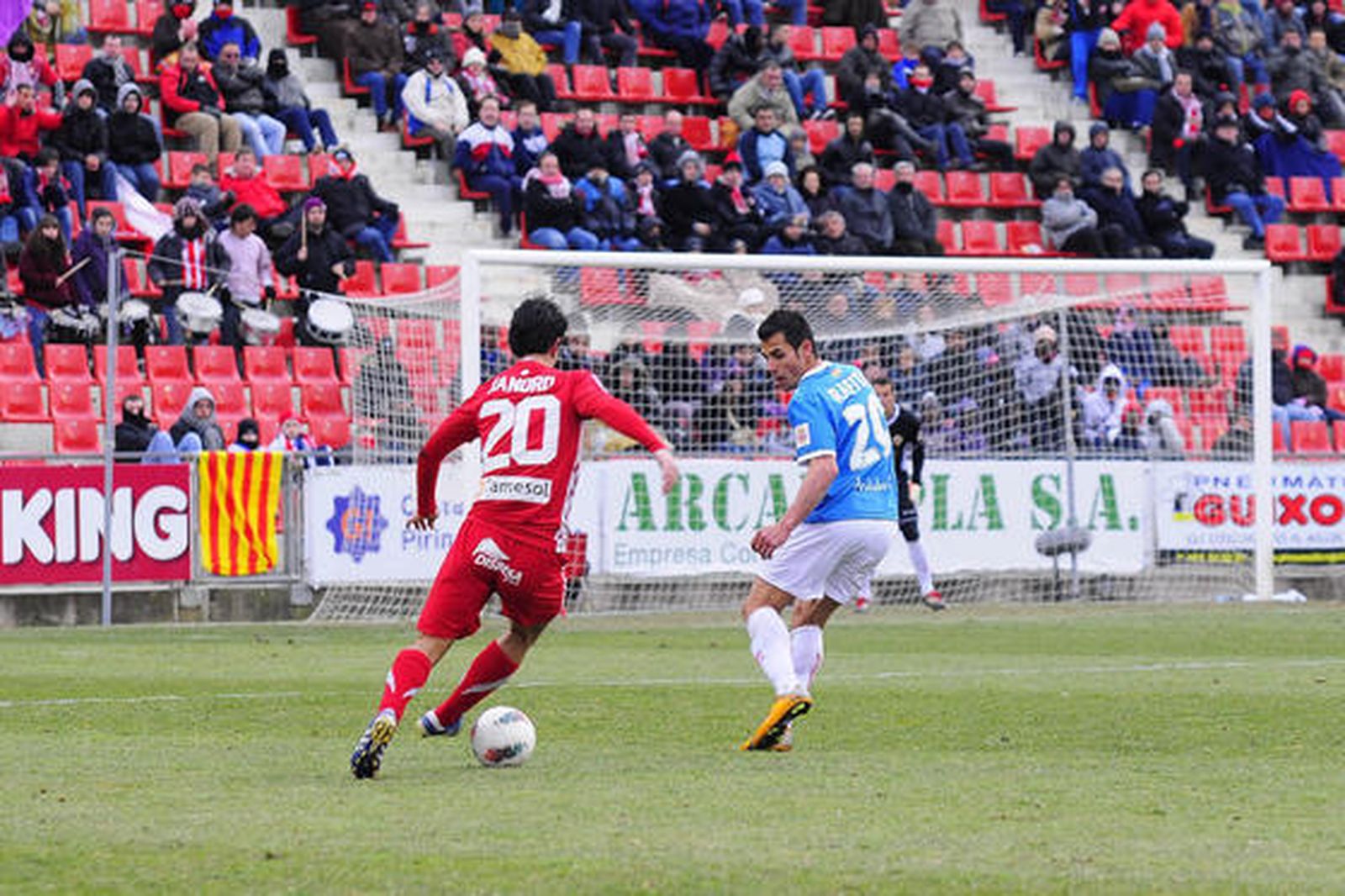 El Almería gana a domicilio al Girona y empata a puntos con el tercero. / LOF