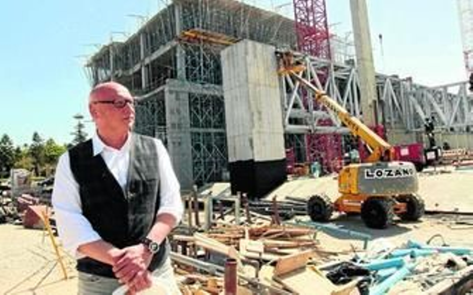 "No es imposible que el Parador esté para febrero, pero temo el papeleo"