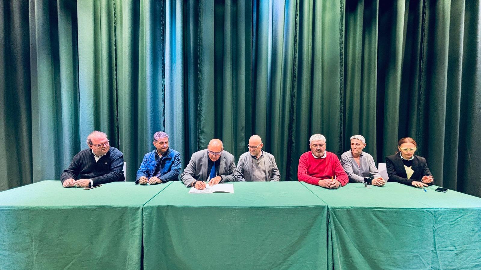 Firma de la recepción de las obras del Teatro Lope de Vega