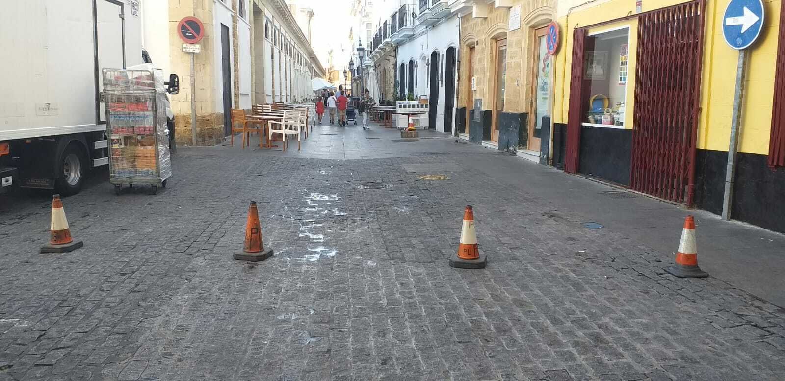 Los conos instalados esta mañana en la calle Libertad