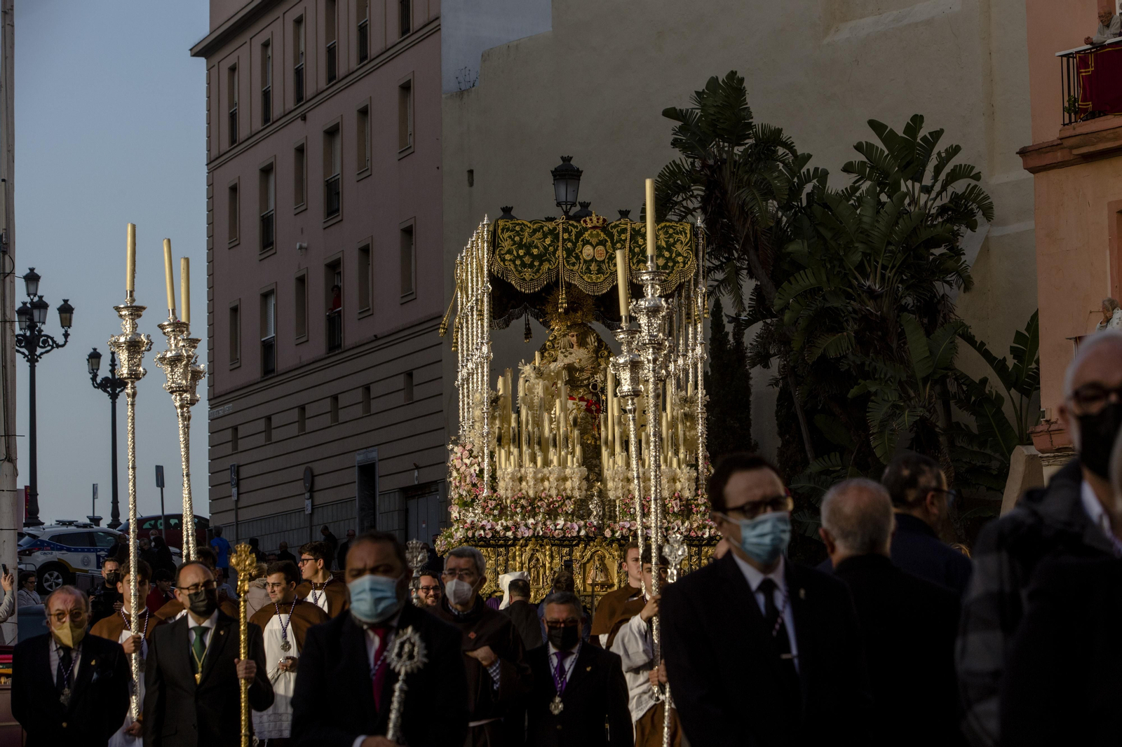 Imágenes del regreso del Nazareno del amor a  su templo en la Semana Santa de Cádiz 2022