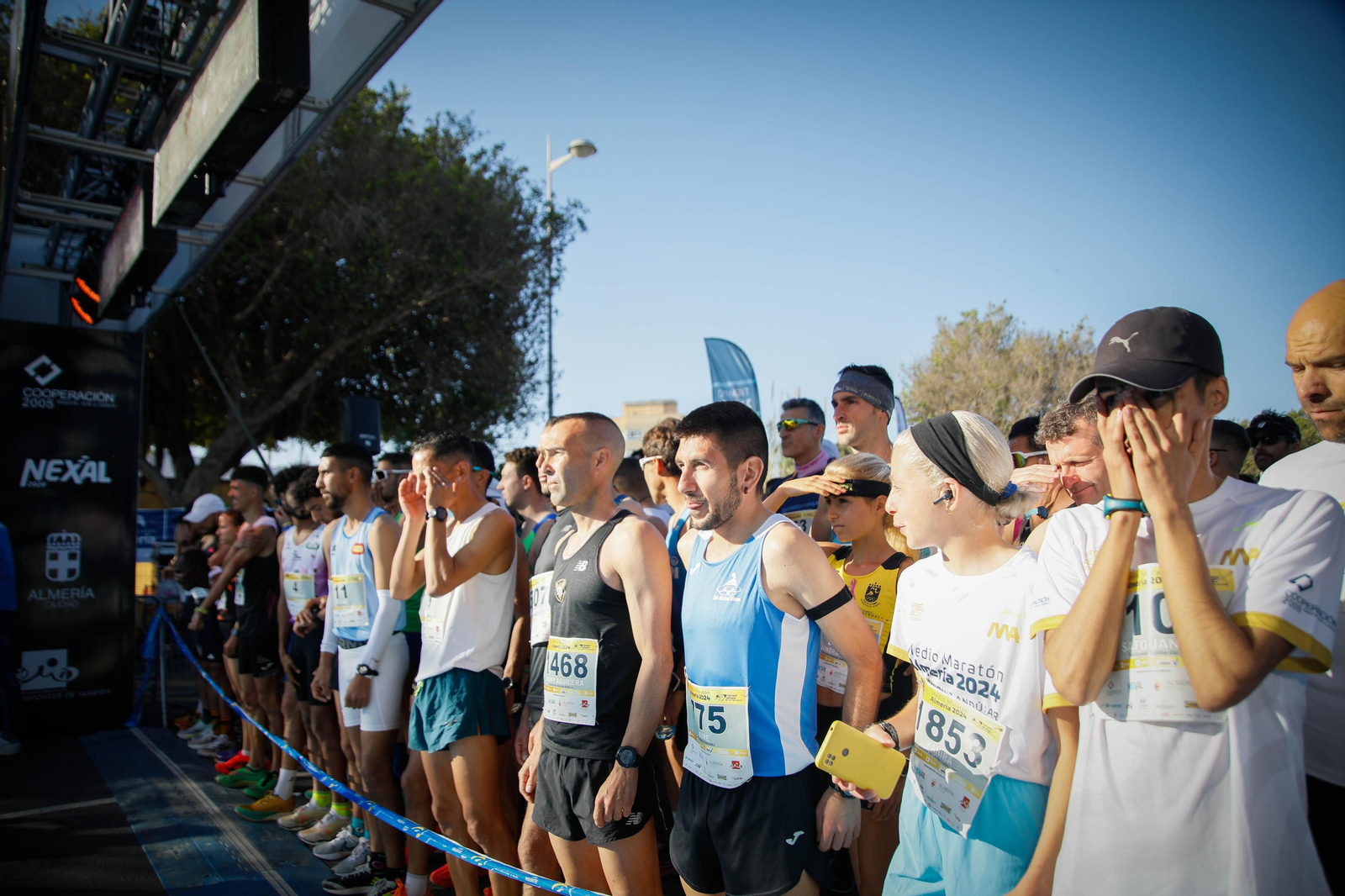 Imágenes de la salida de la Media maratón Ciudad de Almería