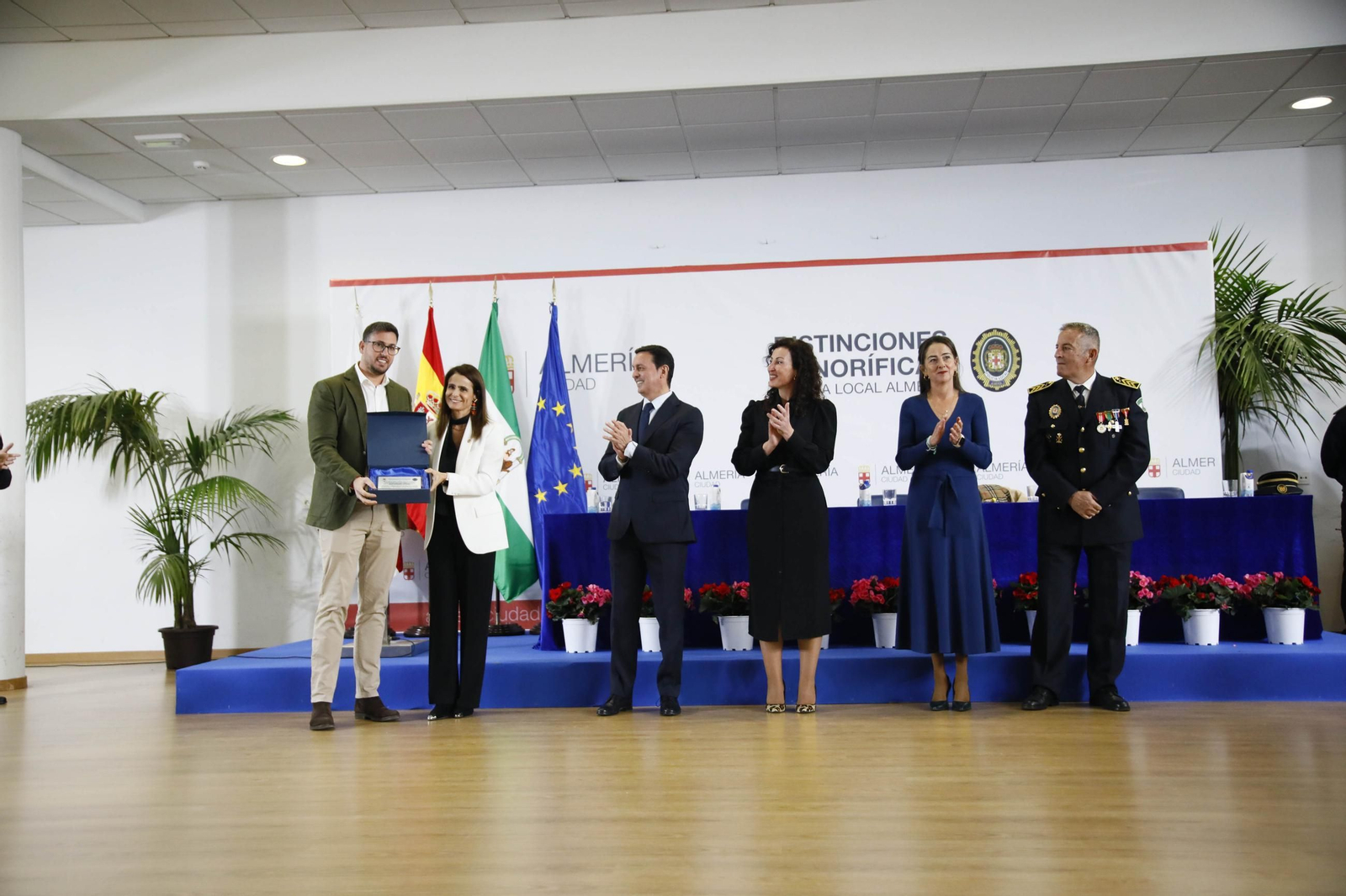 Las imágenes del acto institucional de la Policía Local de Almería con motivo de la festividad de su patrón, San Esteban