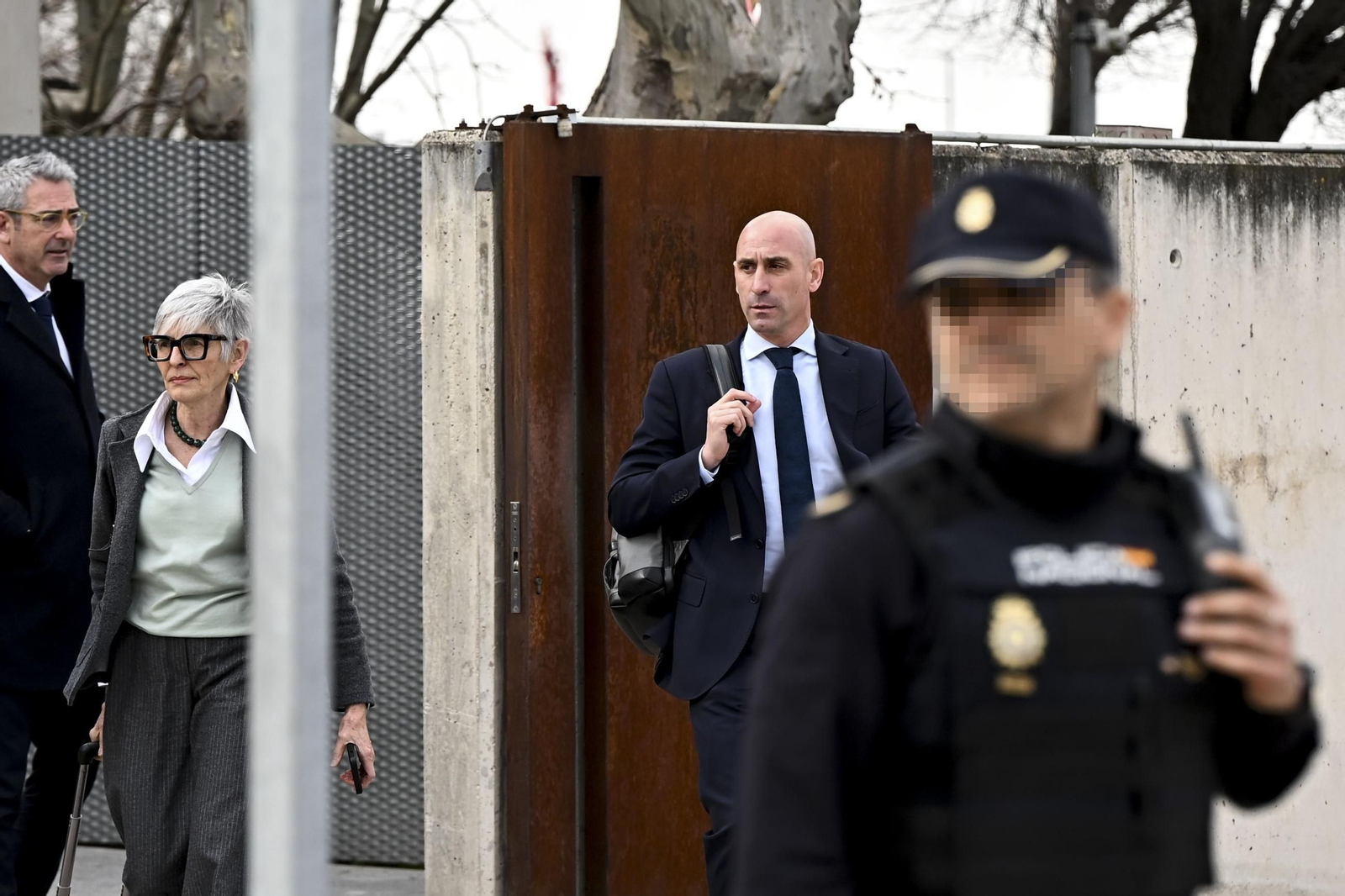 Las fotos del día de la declaración de Rubiales en el juicio